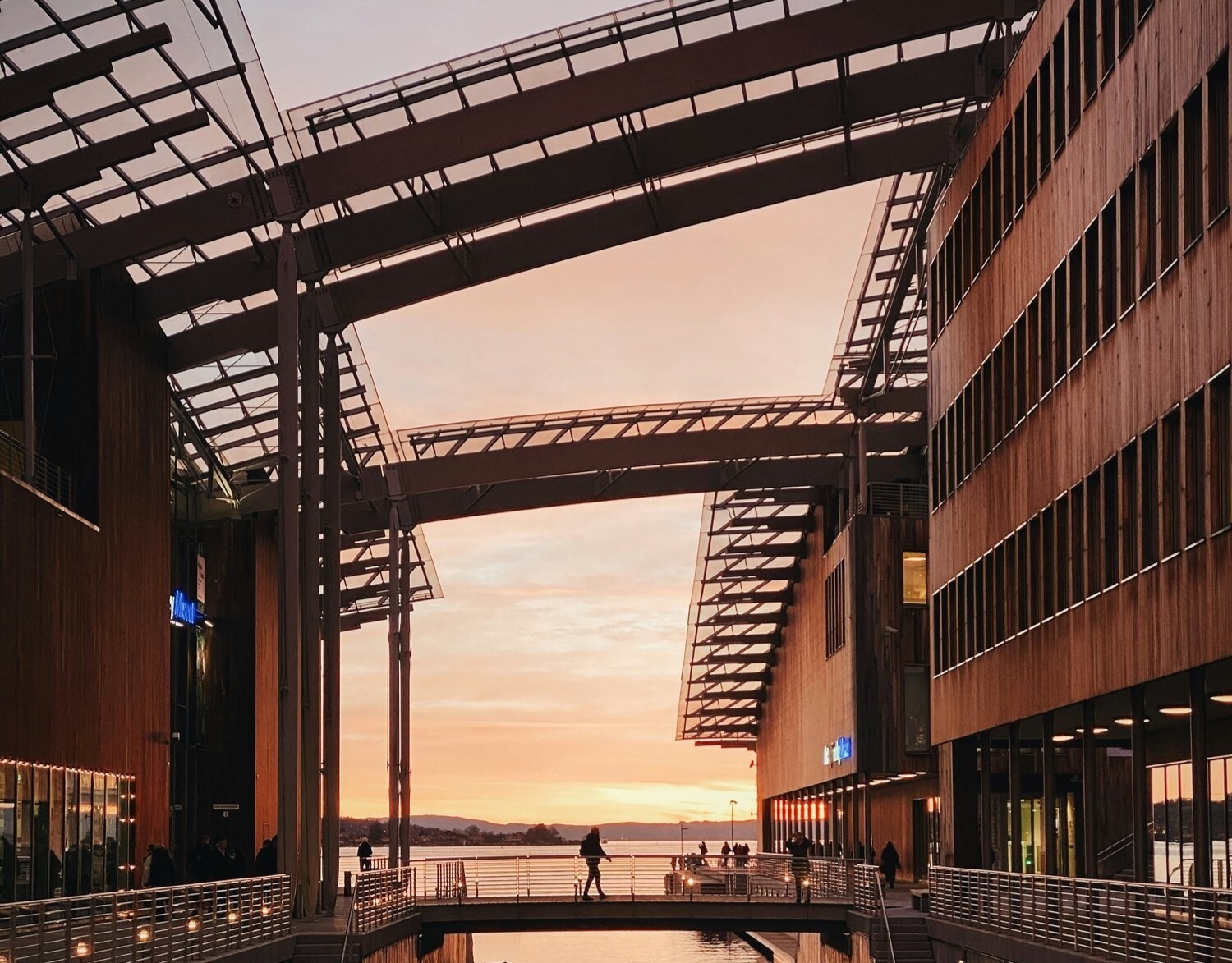 <span id="hs_cos_wrapper_name" class="hs_cos_wrapper hs_cos_wrapper_meta_field hs_cos_wrapper_type_text" style="" data-hs-cos-general-type="meta_field" data-hs-cos-type="text" >Viktiga domstolsavgöranden från entreprenadåret 2025</span>